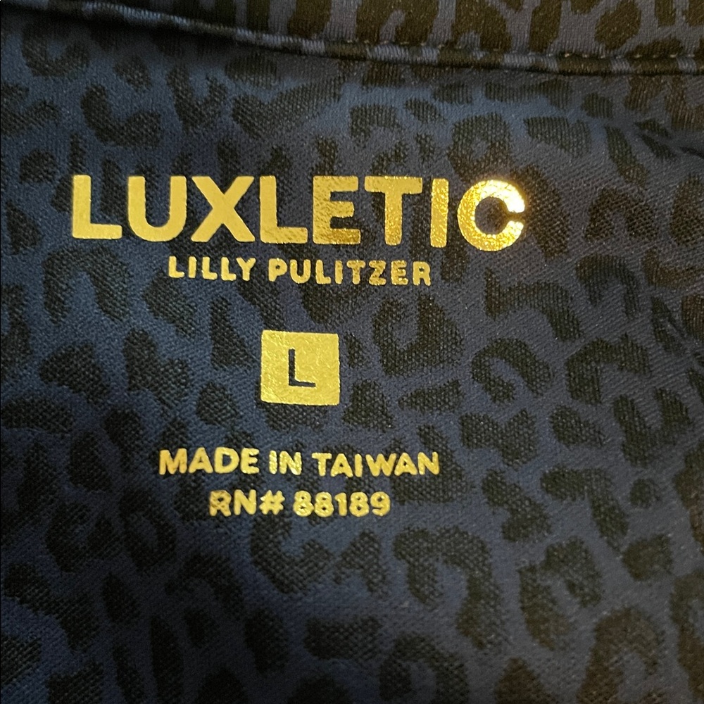 Lilly Pulitzer Never Worn Luxletic Midnight Blue Animal Print 1/4 Zip Top Large - Picture 3 of 4